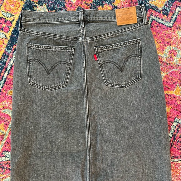 Levi’s | Women’s ‘Adventure Black’ Premium Denim Column Maxi Jean Skirt, size 30 - Picture 10 of 16
